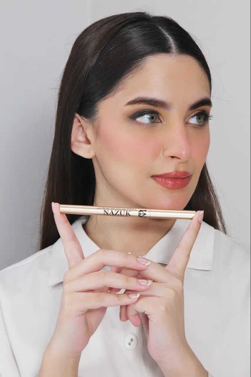 Brown Eyebrow pencil Light